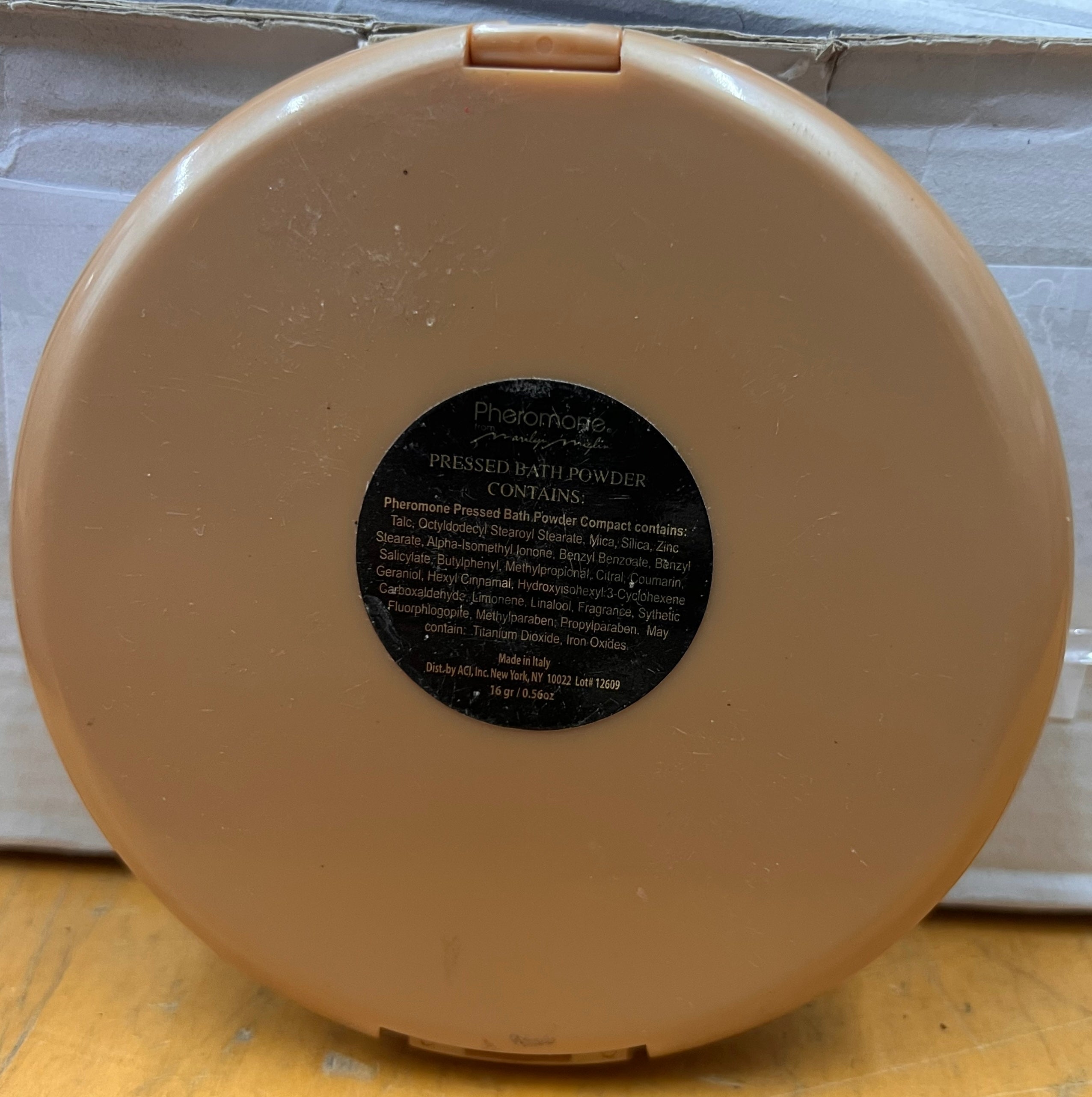 Marilyn Miglin Pheromone Pressed Bath Powder Compact Powder